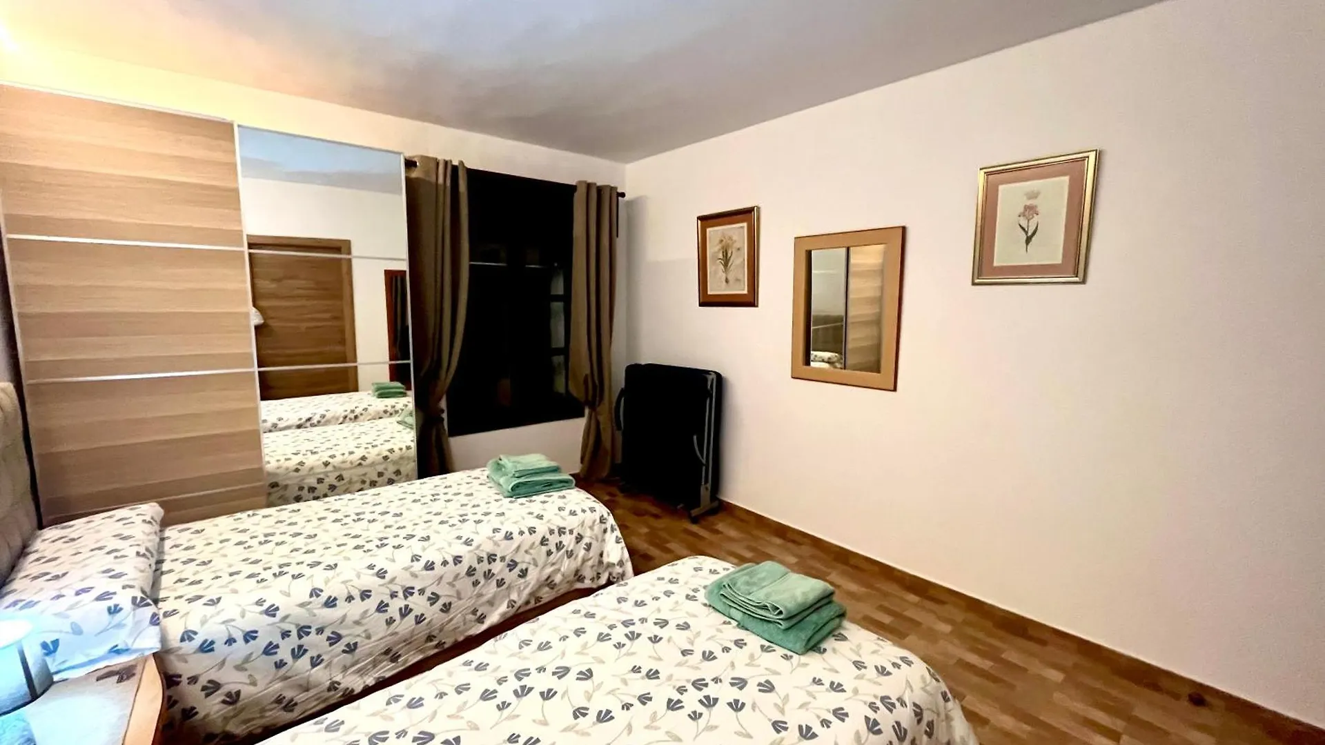 Puerto Banus -4 Till 8 Persons - Parking - Beach At 100M Marbella