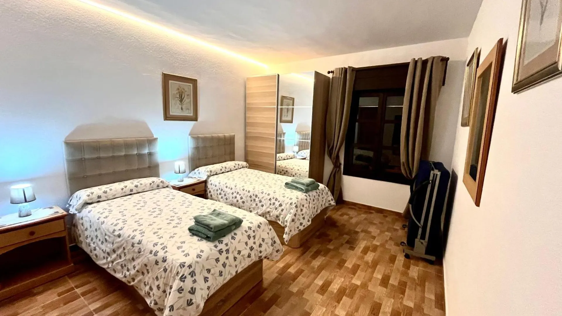 Puerto Banus -4 Till 8 Persons - Parking - Beach At 100M Marbella Apartment