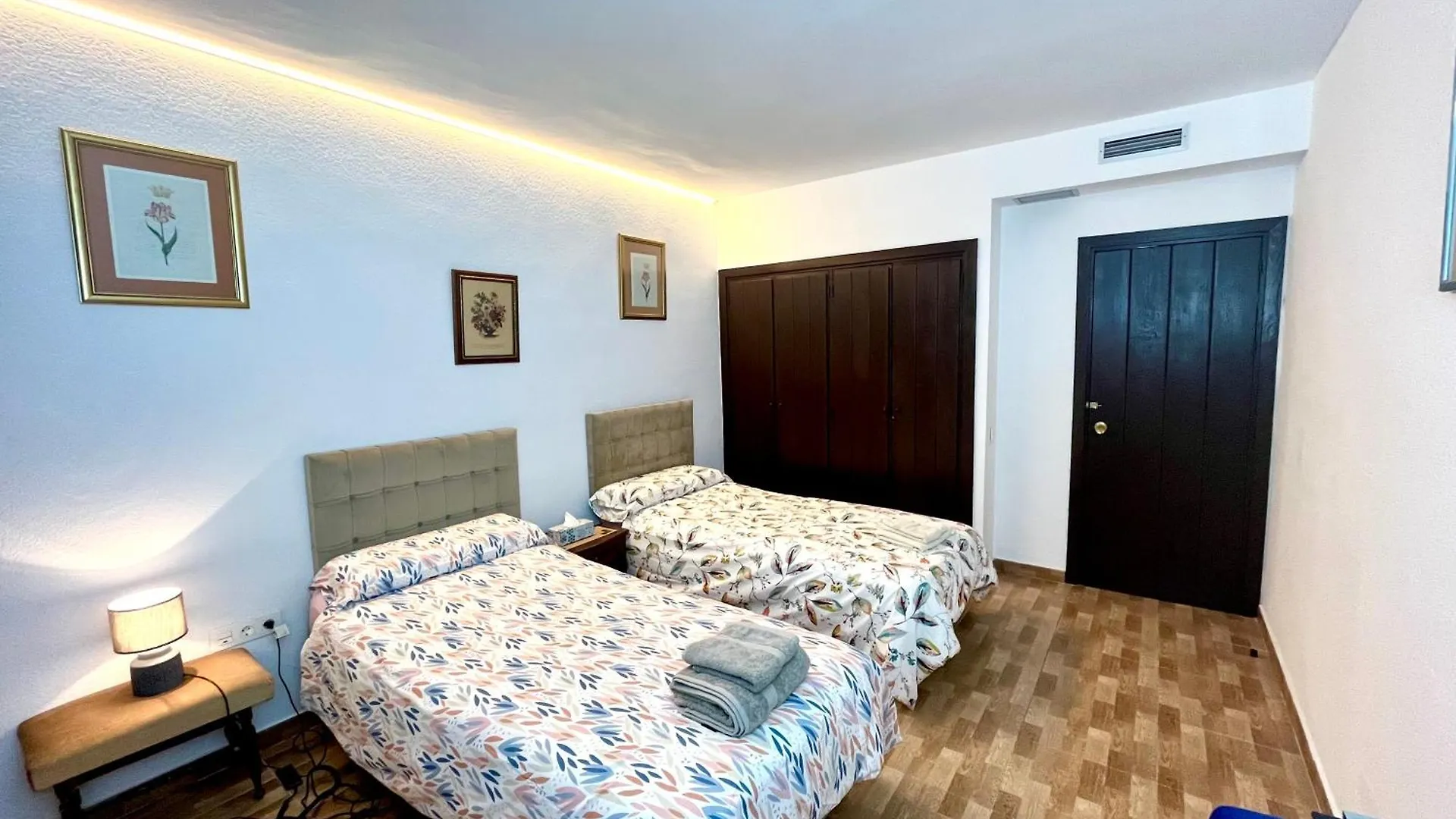 Puerto Banus -4 Till 8 Persons - Parking - Beach At 100M Marbella Spain