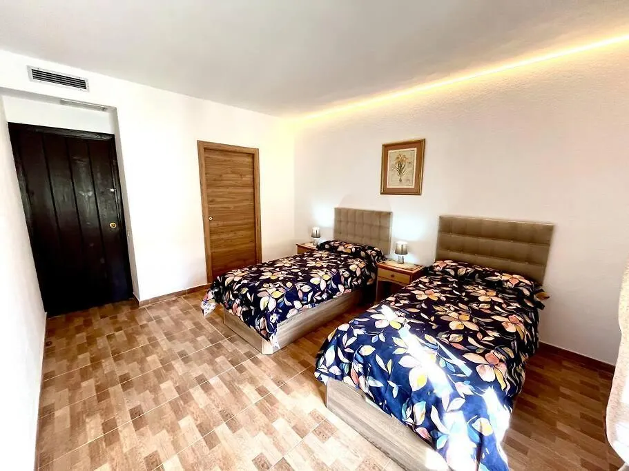 Puerto Banus -4 Till 8 Persons - Parking - Beach At 100M Marbella Apartment