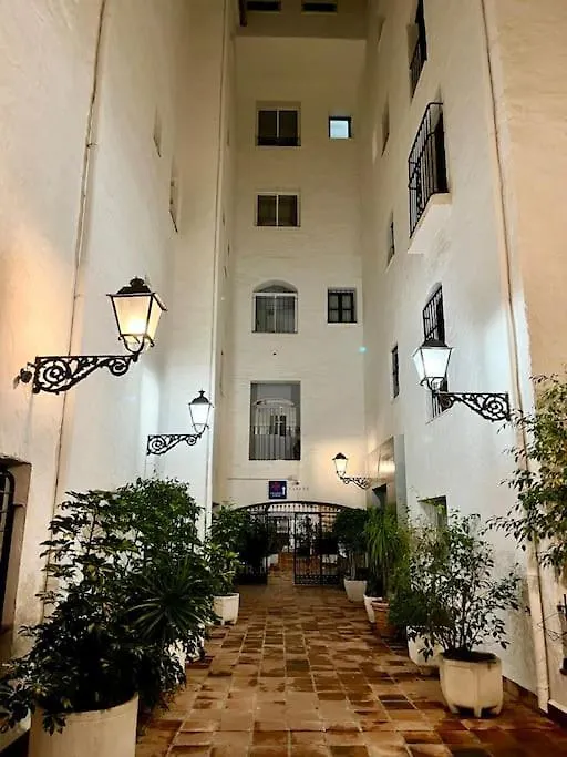 Puerto Banus -4 Till 8 Persons - Parking - Beach At 100M Marbella 0*,  Spain