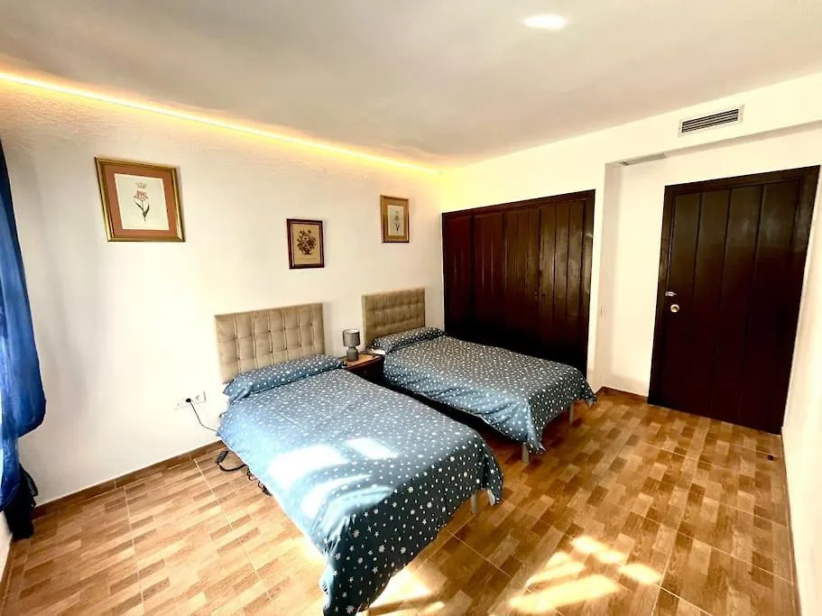 Puerto Banus -4 Till 8 Persons - Parking - Beach At 100M Marbella